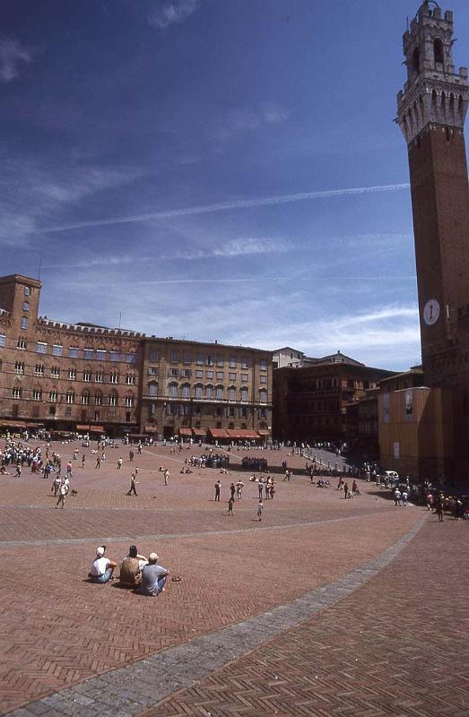 Italy 99 Sienna Square.jpg